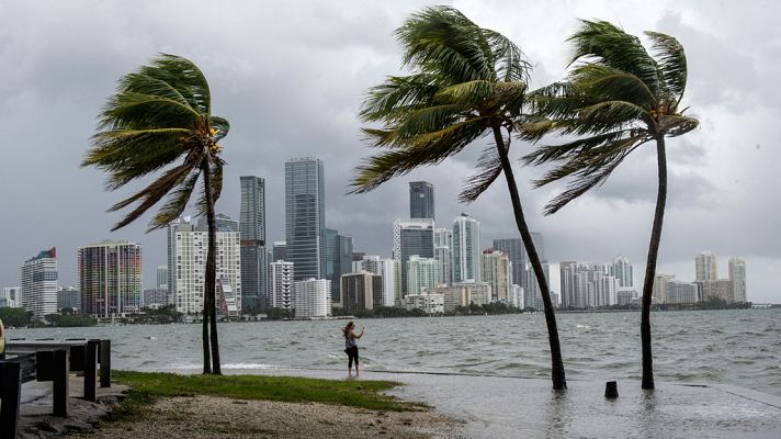 Telediario 1 - Miami decreta el toque de queda antes de la llegada del huracán Irma