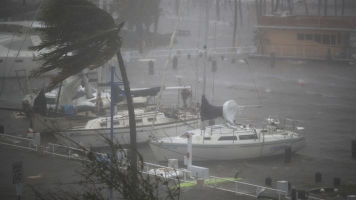 Telediario 1 - El huracán Irma deja sin luz a 1,5 millones de hogares en su avance por Florida
