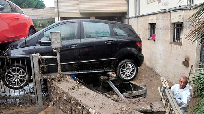 Telediario 1 - El temporal en Italia deja dos desaparecidos y graves daños en Liguria y Toscana