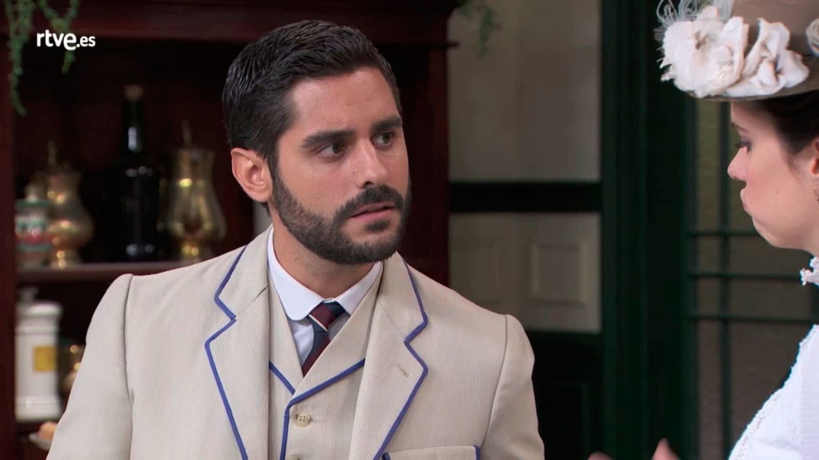 Acacias 38 - Víctor y María Luisa discuten por Antoñito