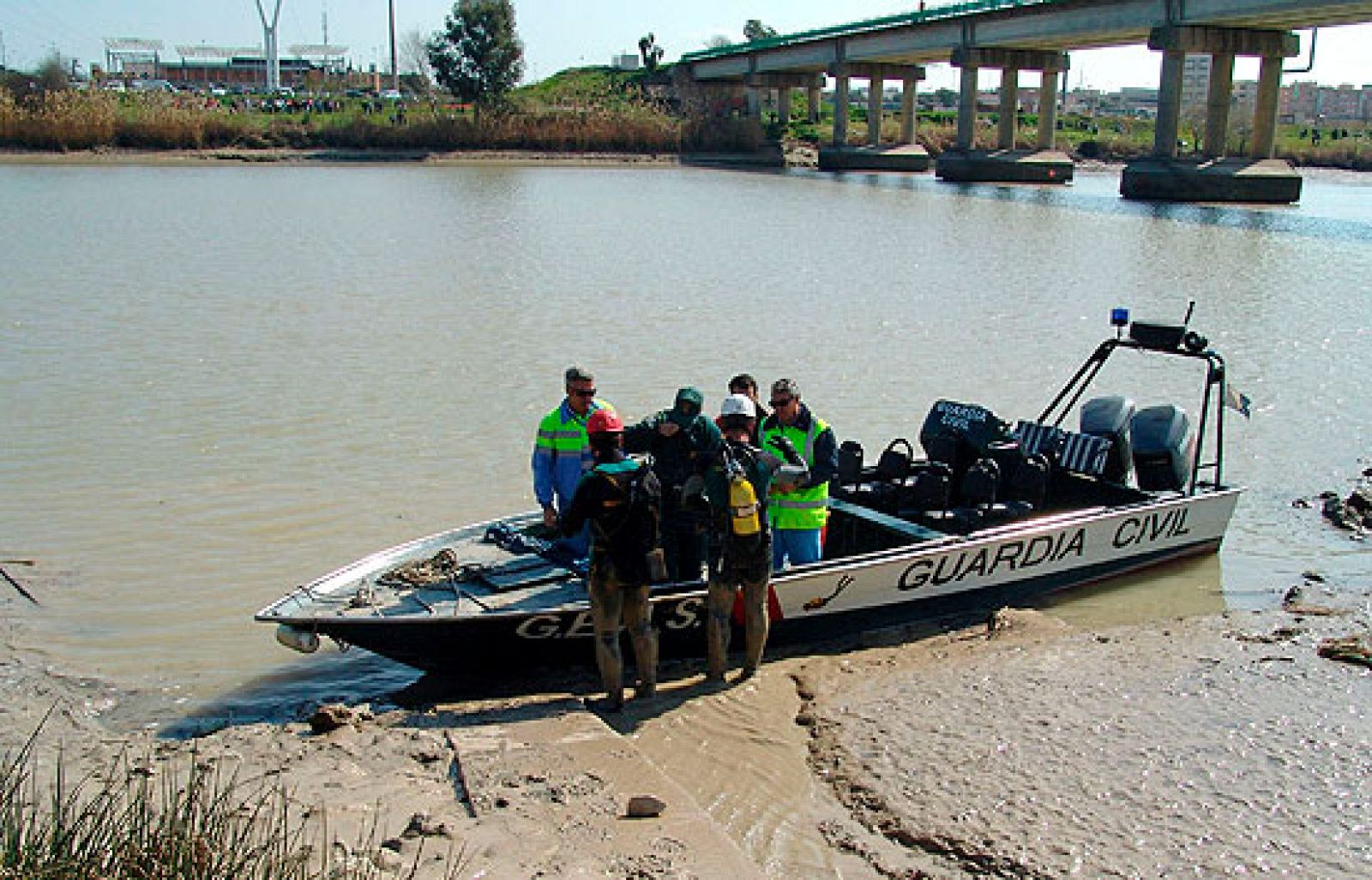Incorporan perros holandeses a la búsqueda de Marta del Castillo | Ver