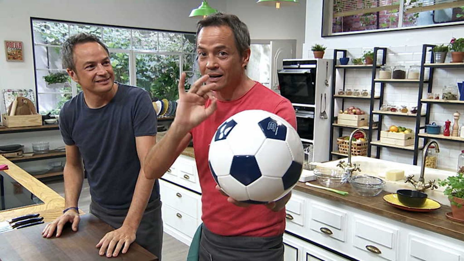 Torres en la cocina - Albóndigas de calamares y trufas con aguacate - ver ahora