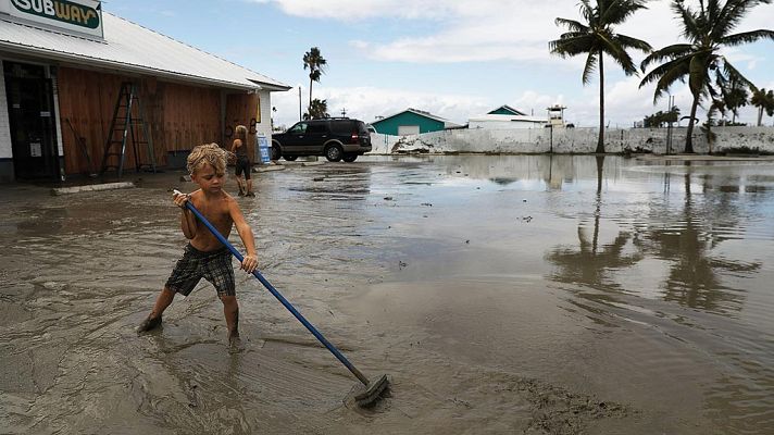 Telediario 1 - Irma deja bloqueadas a miles de personas en los Cayos de Florida