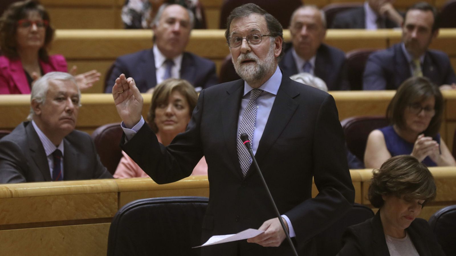 Rajoy exige al PDeCAT que no hable de democracia mientras "la liquidan" en Cataluña