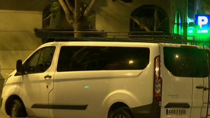 Telediario 1 - Los Mossos desalojan la Sagrada Familia