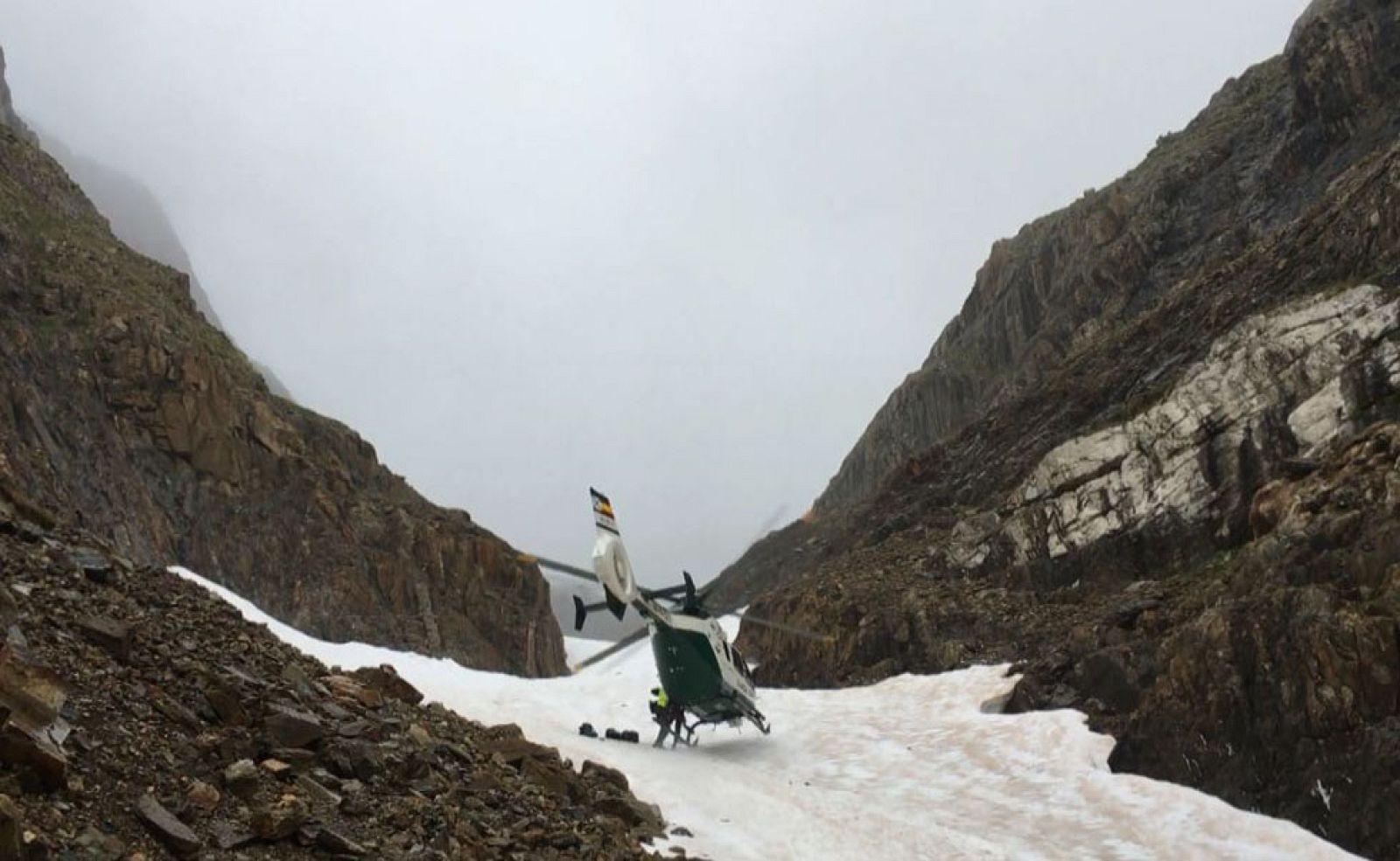 REPOR - Alerta en la montaña - Es una maniobra arriesgada a causa del espacio y las condiciones meteorológicas