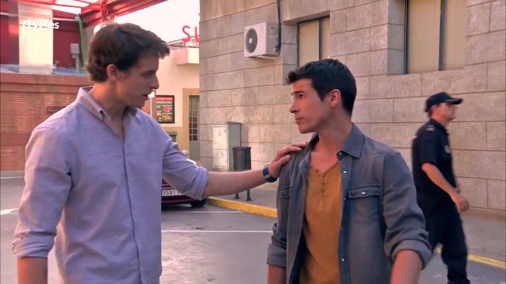 Servir y proteger - Sergio provoca a Rober