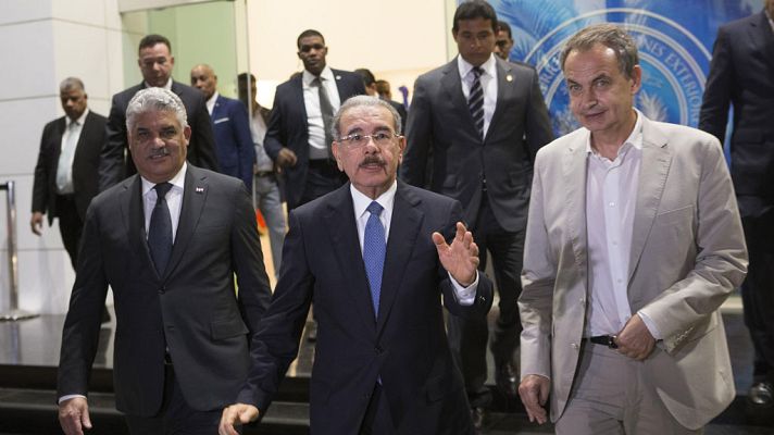 Telediario 1 - Chavistas y opositores venezolanos se reúnen en Santo Domingo con la mediación de Zapatero