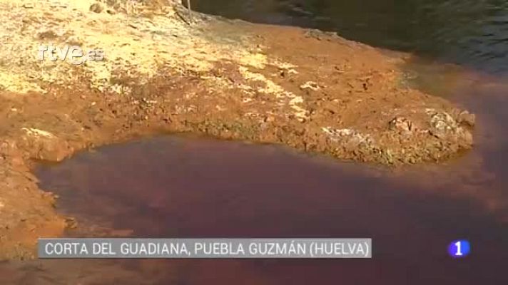  - El Instituto GeolEl Instituto Geológico y Minero de España trabaja en desactivar el "lago asesino"