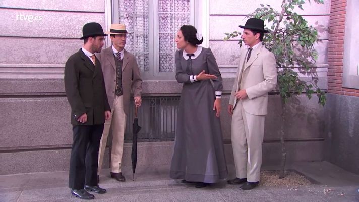 Acacias 38 - Lola defiende a Antoñito en plena calle