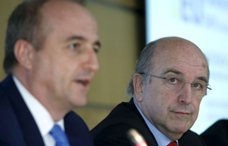 Almunia asegura que hay que pasar de las palabras a los hechos en la próxima cumbre del G-20