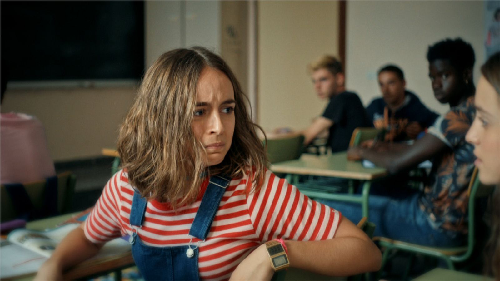 Bea estalla y tiene una pelea en plena clase