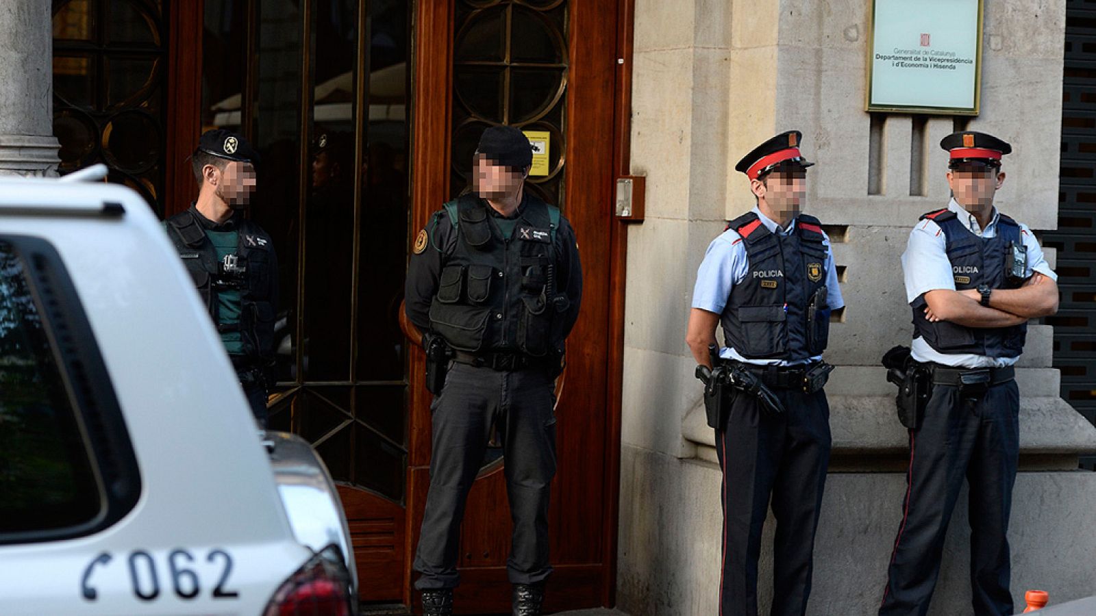 La Guardia Civil registra varias sedes de la Generalitat de Cataluña por el referéndum del 1-O