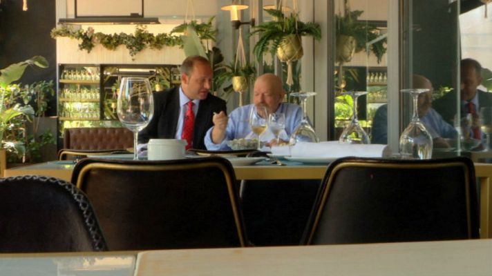 Aquí la Tierra - Chips de berenjena con queso de cabra y miel