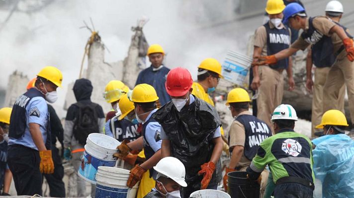 Telediario 1 - Las autoridades desmienten la presencia de la niña Frida bajo los escombros de una escuela