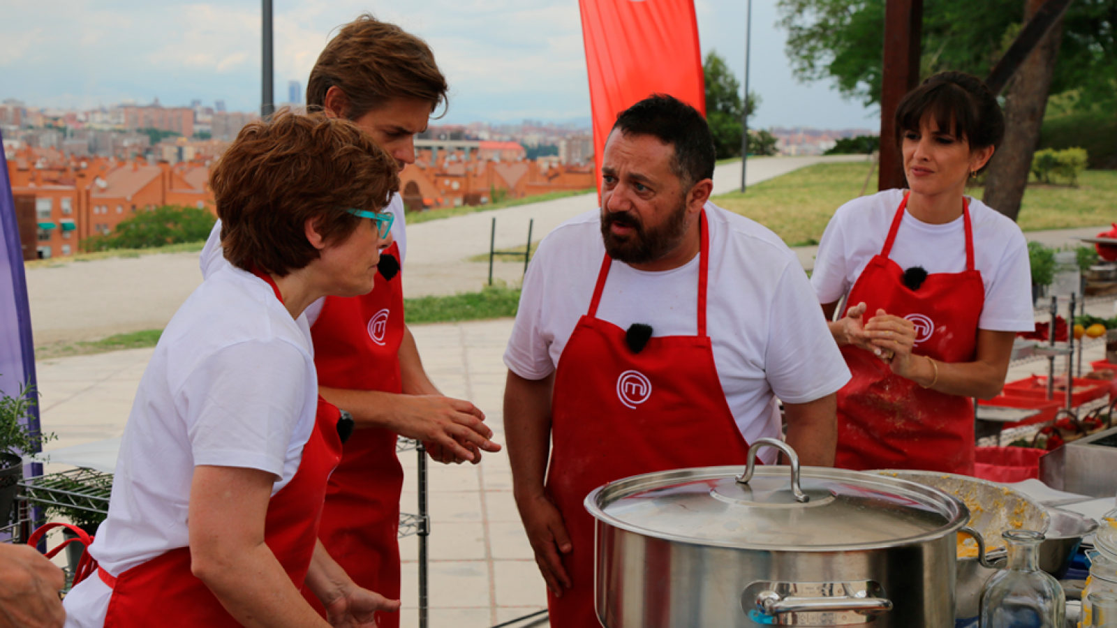 MasterChef Celebrity 2 - El cambio de cocinas provoca el caos | Ver