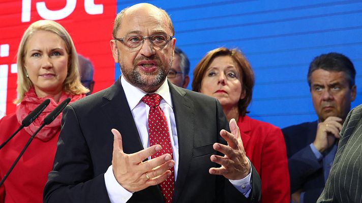Informativo 24h - Schulz reconoce la derrota histórica del SPD y anuncia el fin de la coalición con Merkel