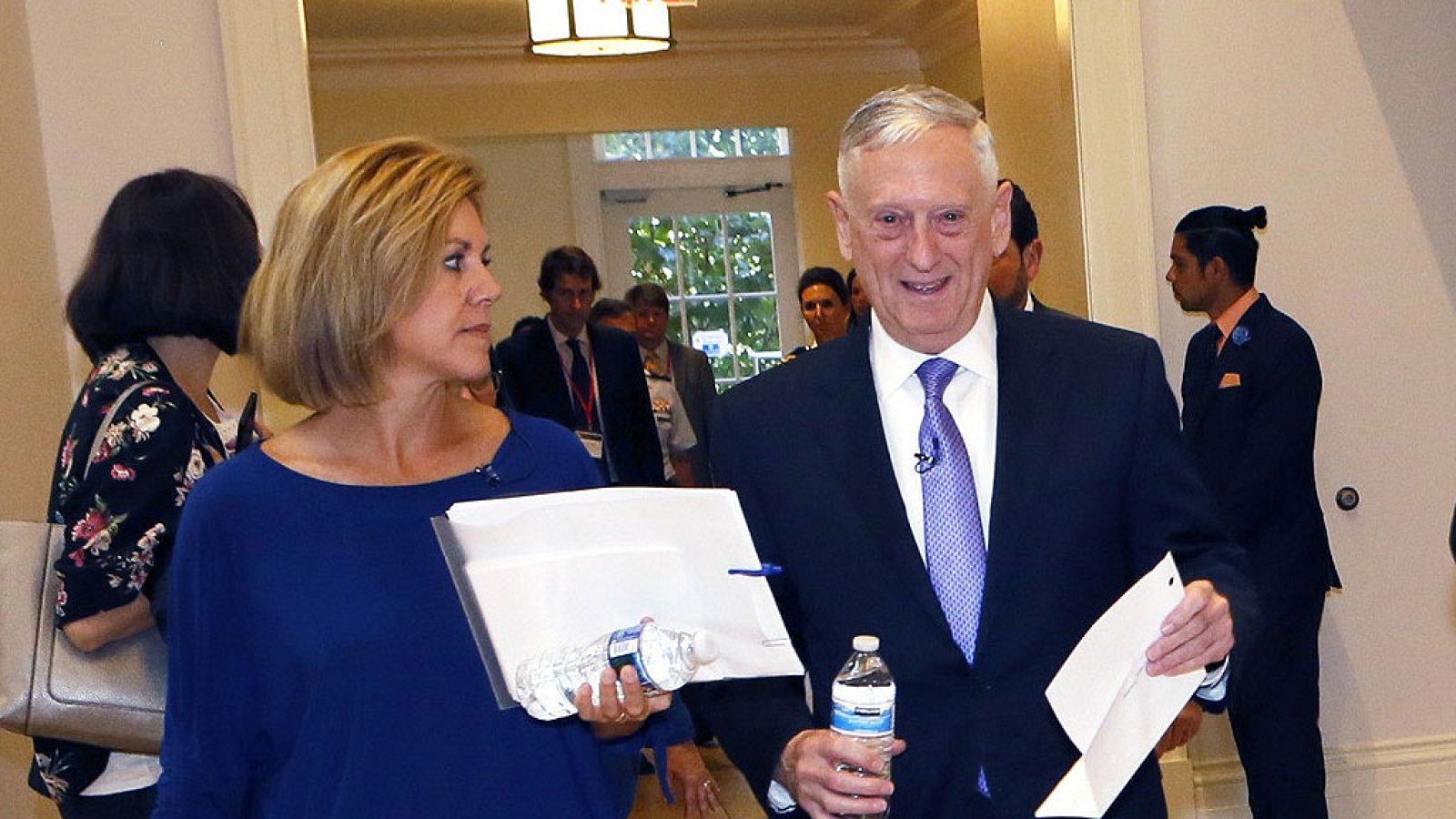 Trump traslada a Rajoy su apoyo ante la situación en Cataluña - Informativo 24h | Ver