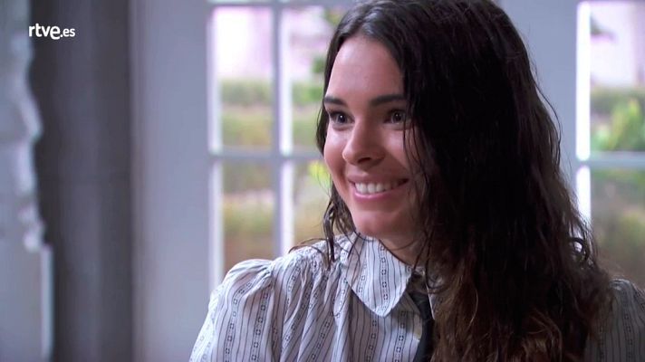 Acacias 38 - Leonor regresa de su viaje