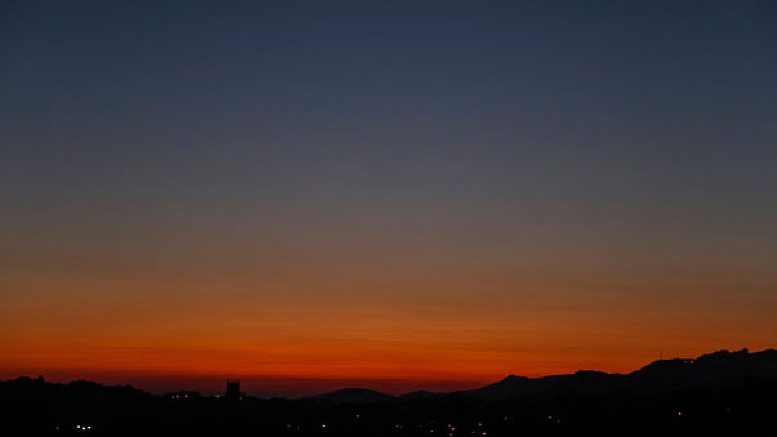 La Agencia Estatal de Meteorología (Aemet) prevé tiempo estable en la mayor parte del país, salvo en el área mediterránea donde habrá descenso de las temperaturas