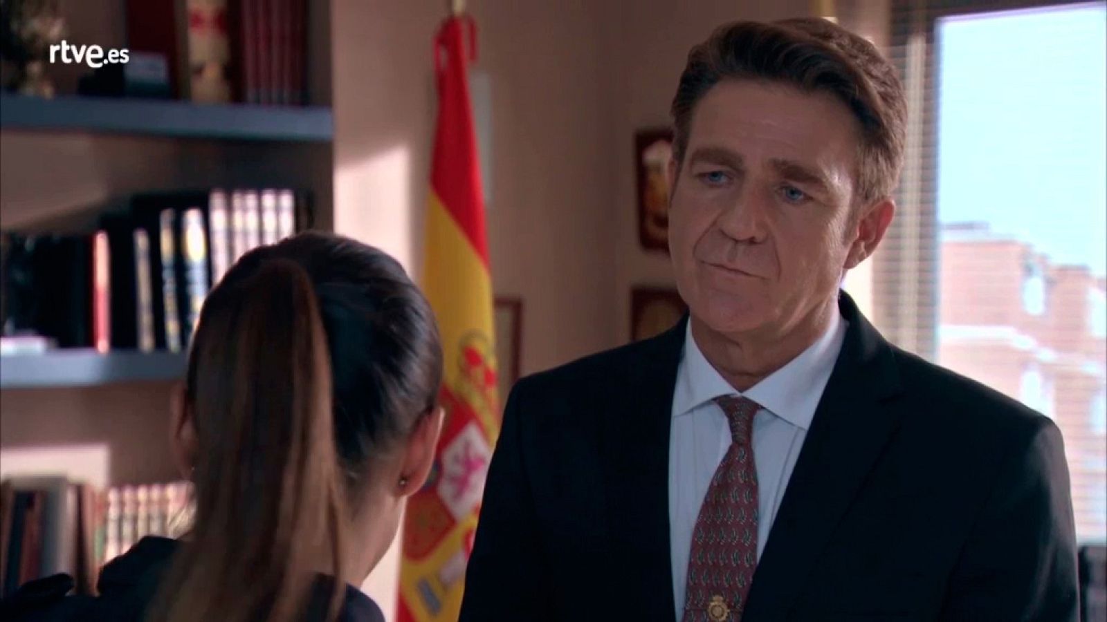 Servir y proteger - Bremón cuenta a Lola por qué tuvo que dejarla