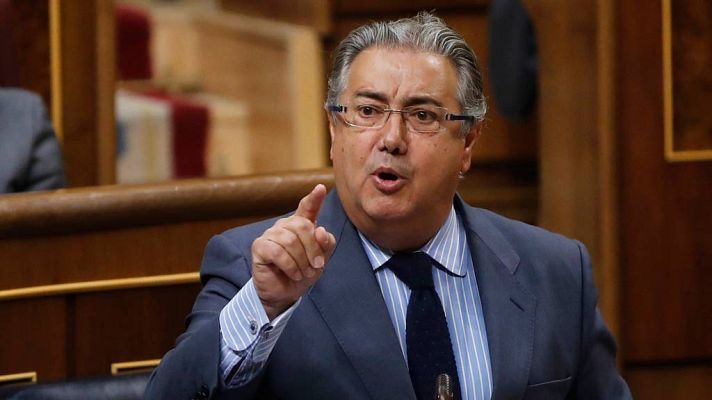  - Zoido responde al 'viva la Guardia Civil' de Podemos echándoles en cara su defensa de Otegi