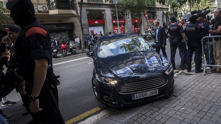 Telediario 1 - Mossos, Policía y Guardia Civil se reúnen para coordinarse el 1-O