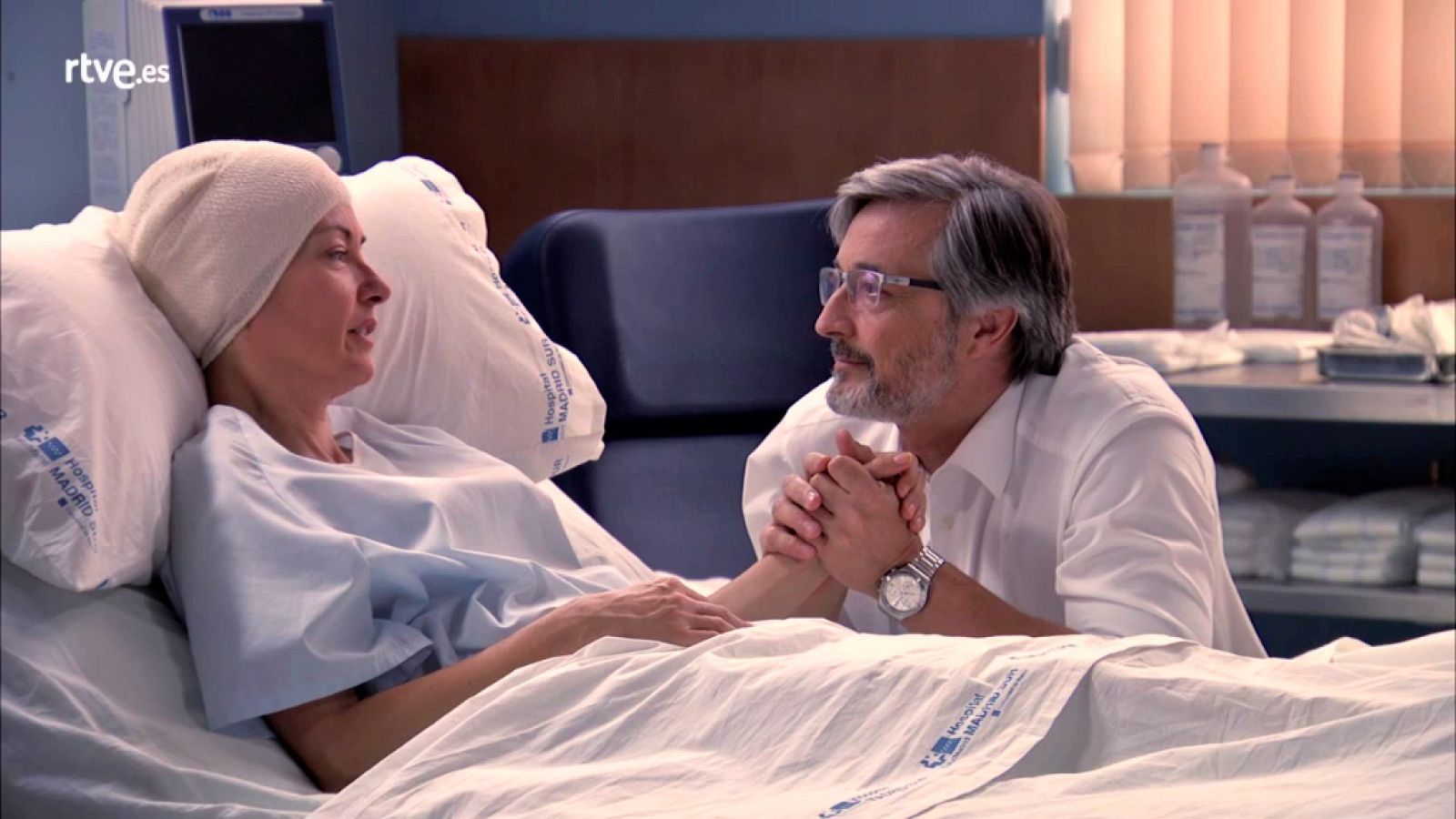 Servir y proteger - Montse recupera la memoria