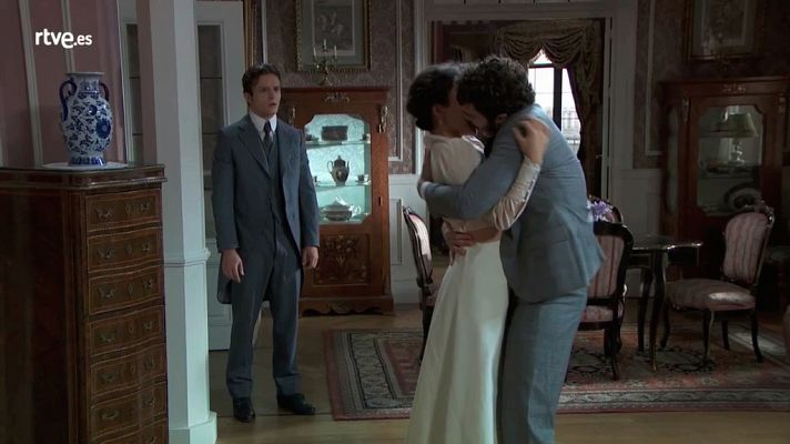 Acacias 38 - Samuel descubre a Blanca y Diego besándose