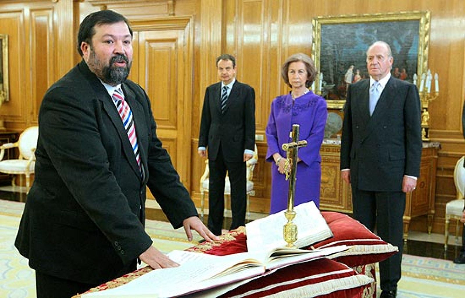 El nuevo ministro de Justicia,  Francisco Caamaño Domínguez, ha prometido este martes su cargo ante los Reyes y el presidente del Gobierno, José Luis Rodríguez Zapatero. Fue nombrado el titular de Justicia tras la dimisión de Bermejo.