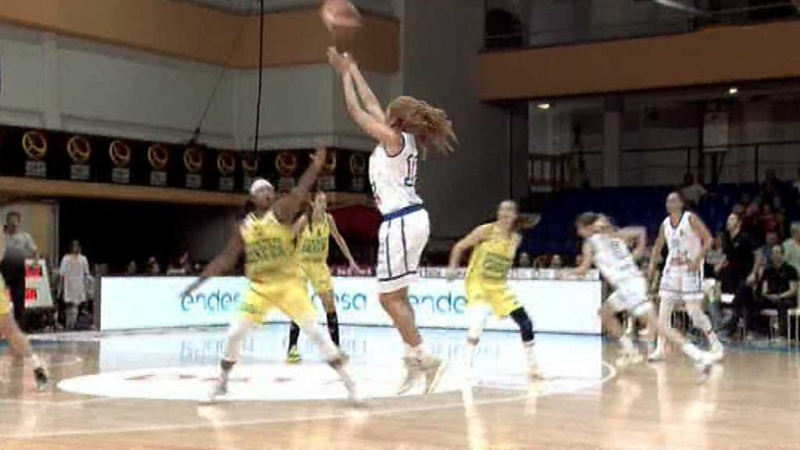 Baloncesto - Liga Femenina, 1ª jornada: Star Center Uni Ferrol - Mann Filter, desde Madrid - ver ahora