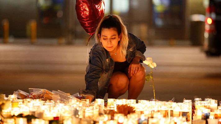 Informativo 24h - Las Vegas trata de asimilar la tragedia vivida por el tiroteo que mató a más de 50 personas