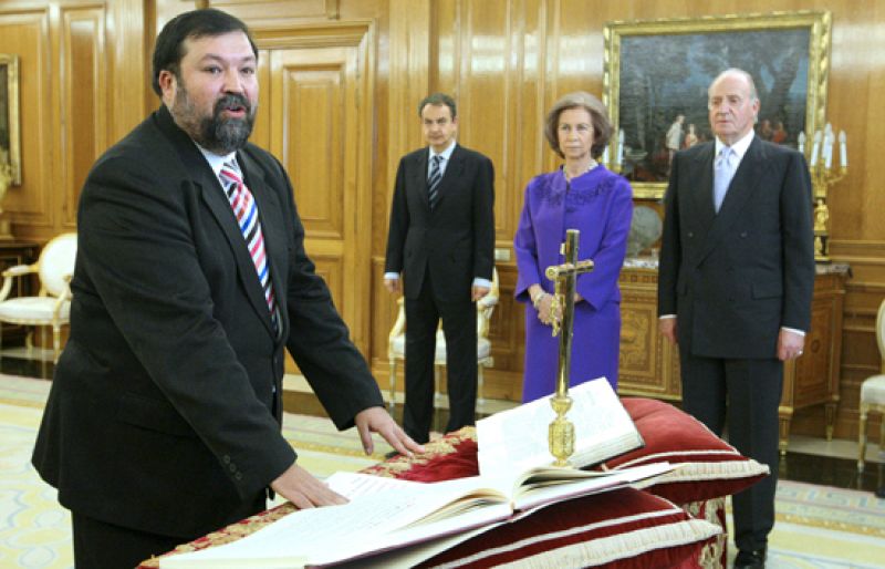 Telediario 1 en cuatro minutos - 24/02/09 | Ver