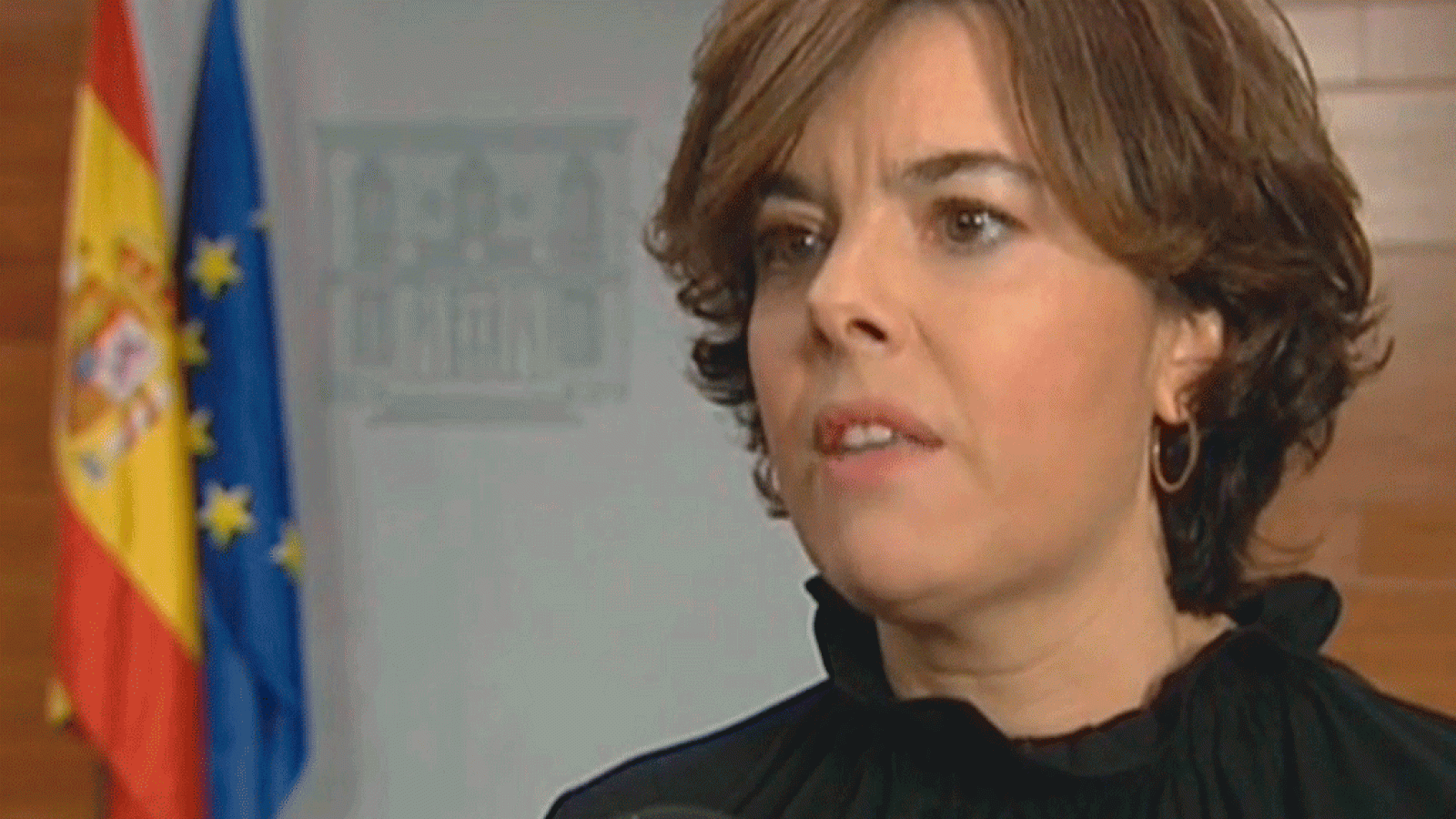 Sáenz de Santamaría  acusa a Puigdemont de actuar "fuera de la ley" | Ver