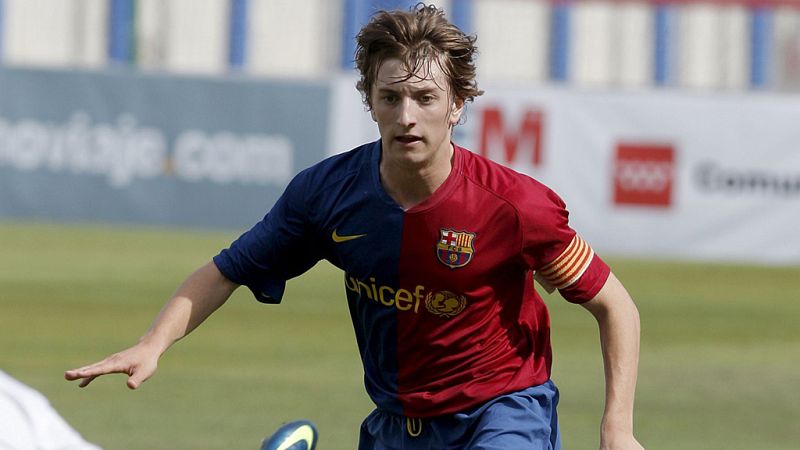 El exinternacional juvenil español Balliu juega con Albania | Ver