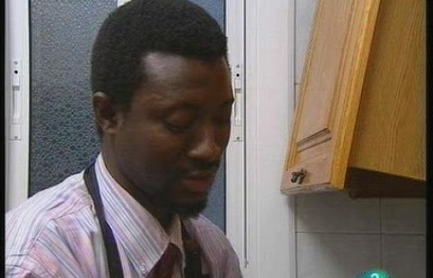 Els nous catalans - La cuina: Un cuiner del Senegal