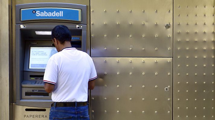 Telediario 1 - Banco Sabadell trasladará su sede social a Alicante ante una eventual declaración de independencia