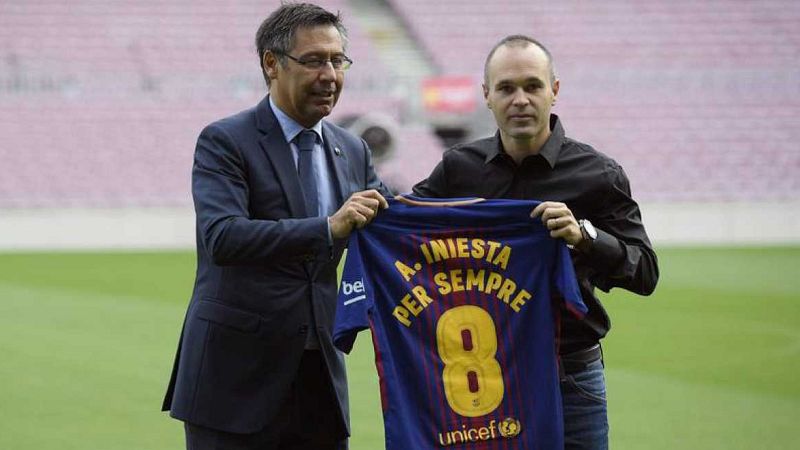 Iniesta renueva "de por vida" con el Barça | Ver