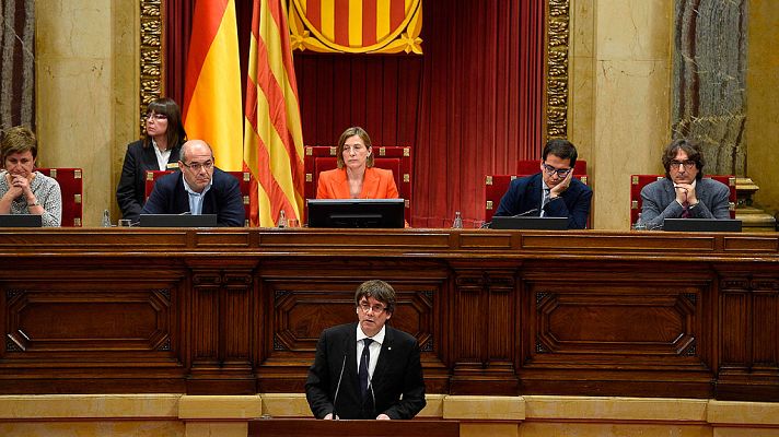 Informativo 24h - Puigdemont aplaza la independencia para emprender "un diálogo que la haga posible"