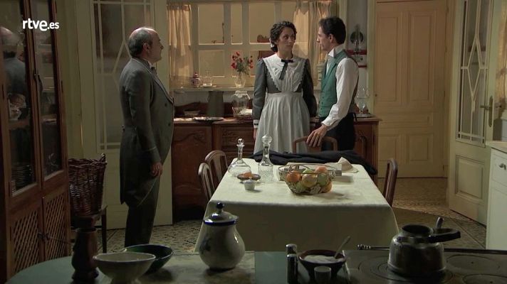 Acacias 38 - Don Ramón ve a Lolita y Antoñito besándose