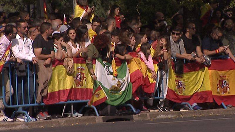 Españoles de todas las procedencias han querido asistir al desfile de la Fiesta Nacional