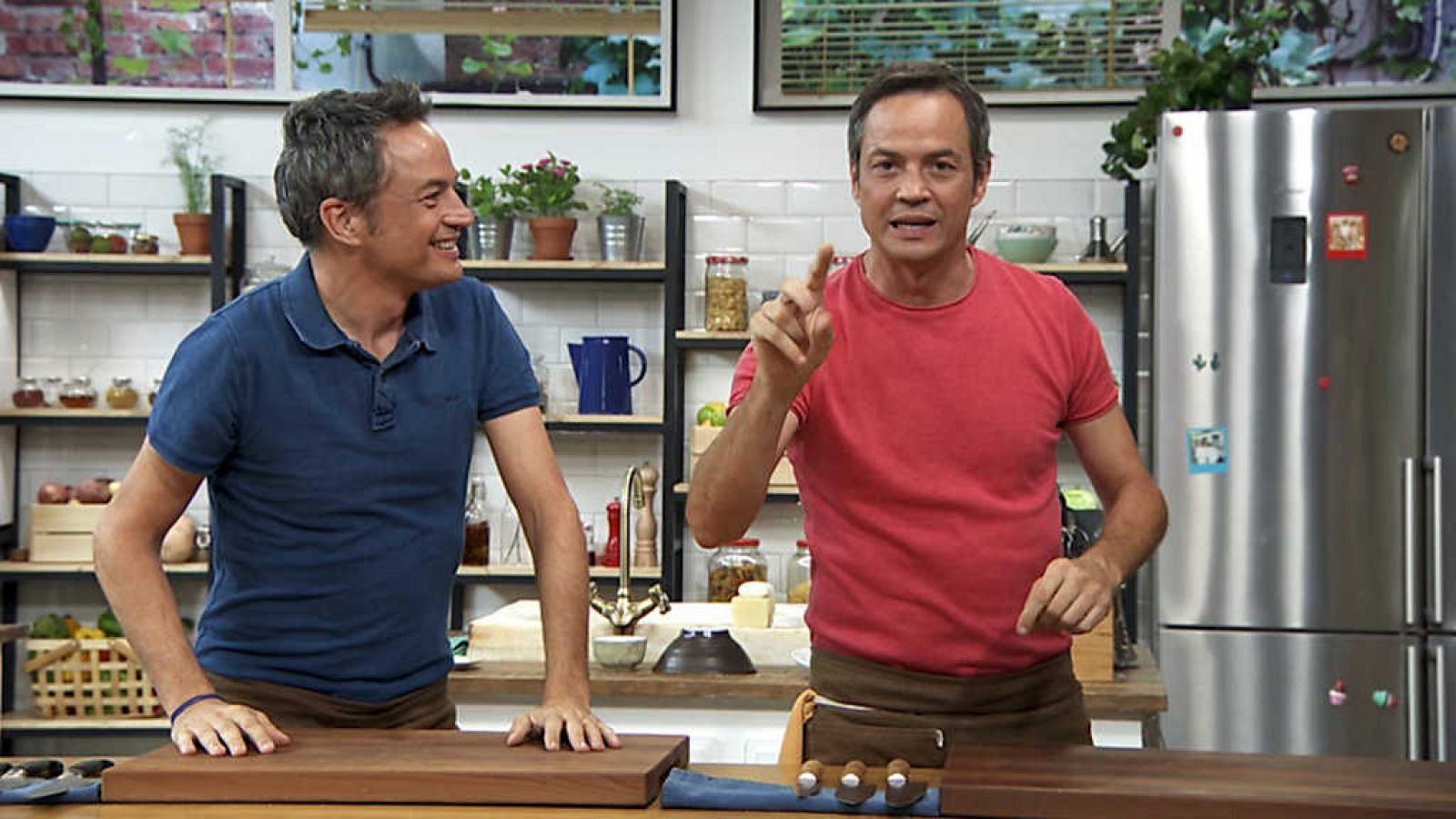 Torres en la cocina - Crema de patata y zamburiñas. Pollo con chocolate - ver ahora