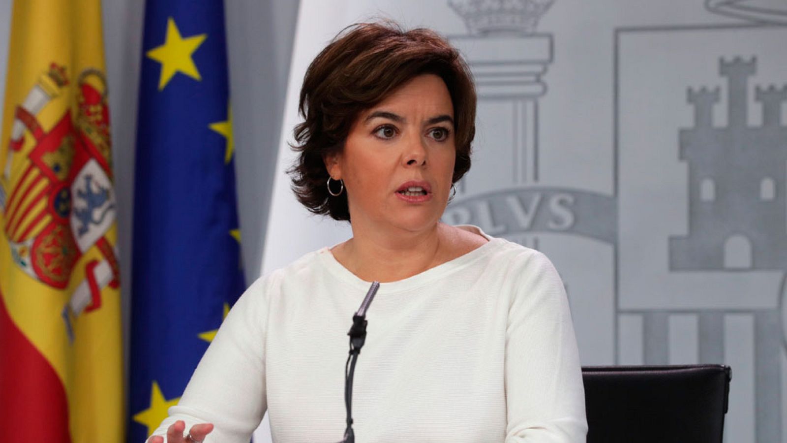 El Gobierno insta a Puigdemont a que vuelva a la legalidad