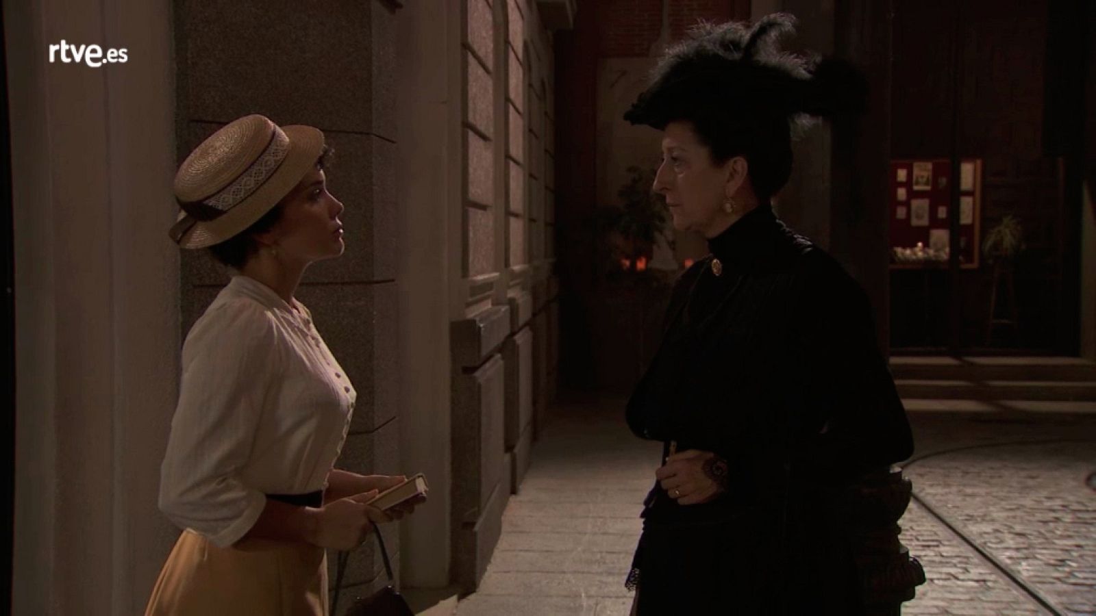 Acacias 38 - Úrsula avisa a Blanca: Olga ha venido para vengarse