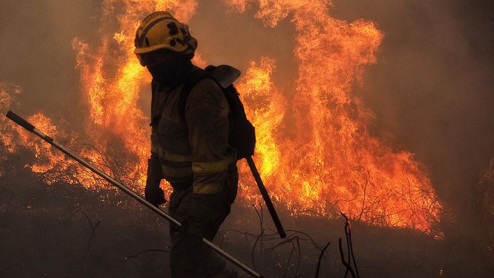 Informativo 24h - Mueren dos personas en los incendios que azotan Galicia
