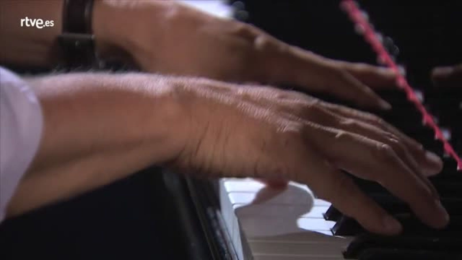 Johann lucha por entrar en la Escuela Superior de Canto de Madrid