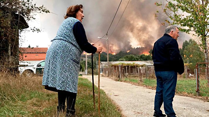 Telediario 1 - Impotencia y angustia entre los vecinos afectados por los incendios de Galicia