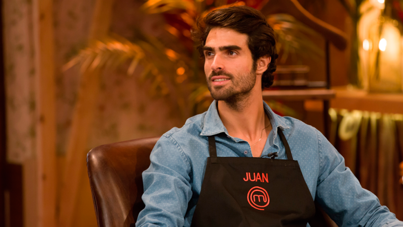 Juan Betancourt deja las cocinas de MasterChef Celebrity | Ver