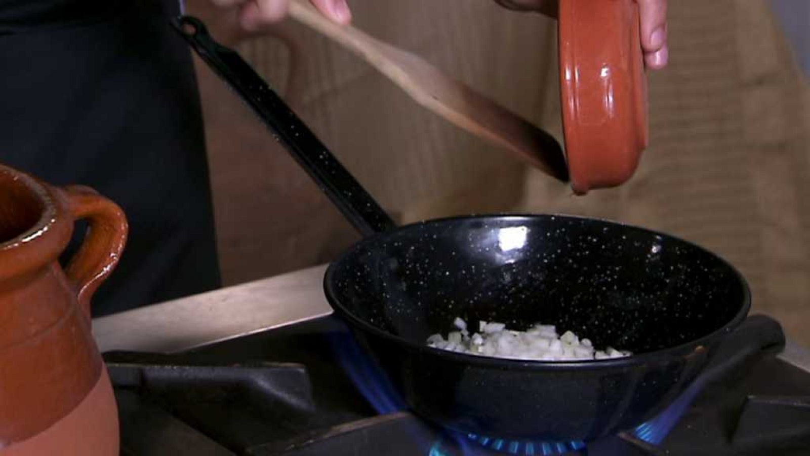 También entre los pucheros anda El Señor - Granada - ver ahora