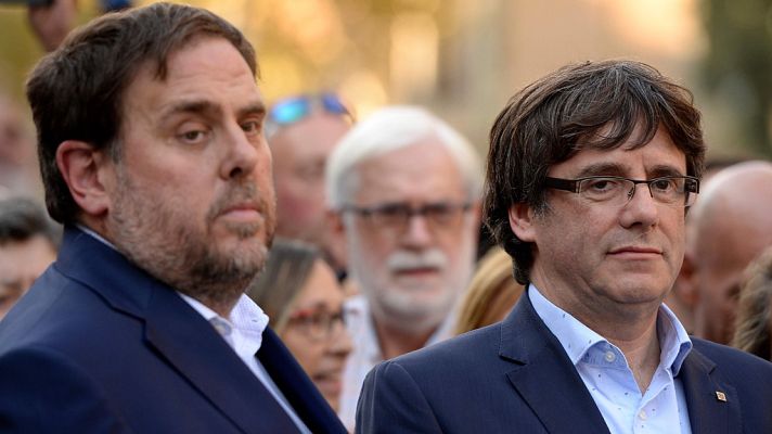 Informativo 24h - Miles de personas, con Govern al frente, protestan en Barcelona contra el 155